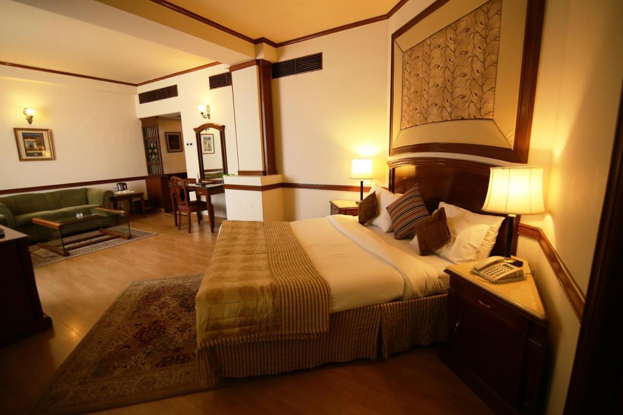 Hotel President Джаландхар Экстерьер фото