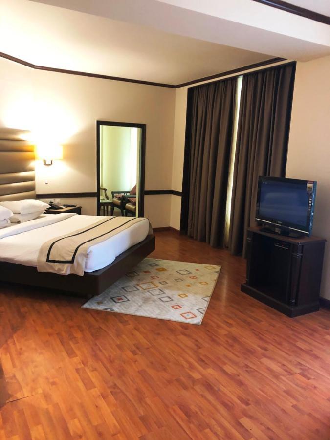 Hotel President Джаландхар Экстерьер фото